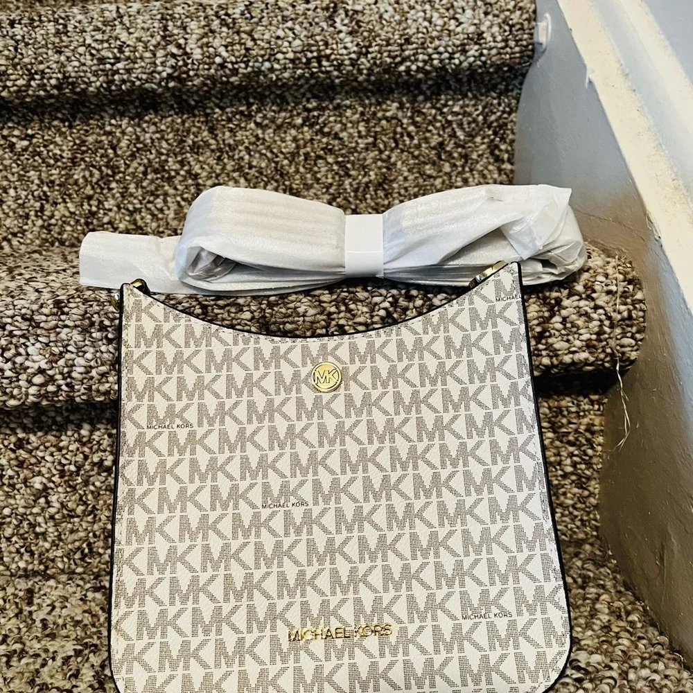 Michael Kors Briley crossbody bag - Picture 3 of 3